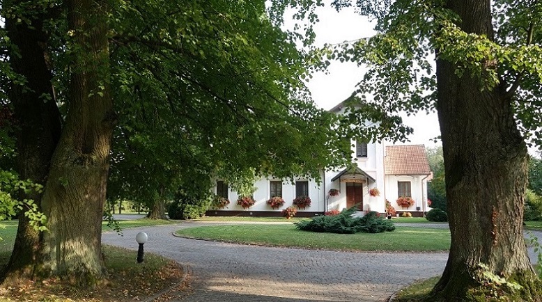 29 notre maison forestière.jpg