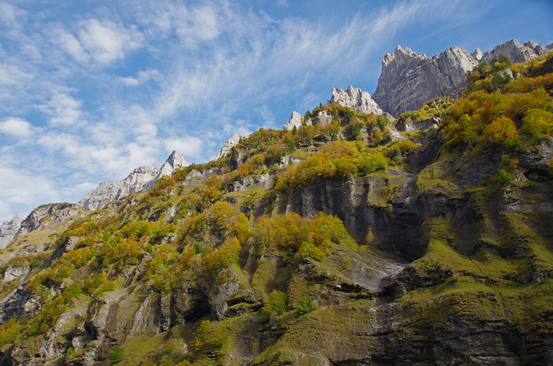 Cirque du Fer à Cheval (74) à l'automne.jpg