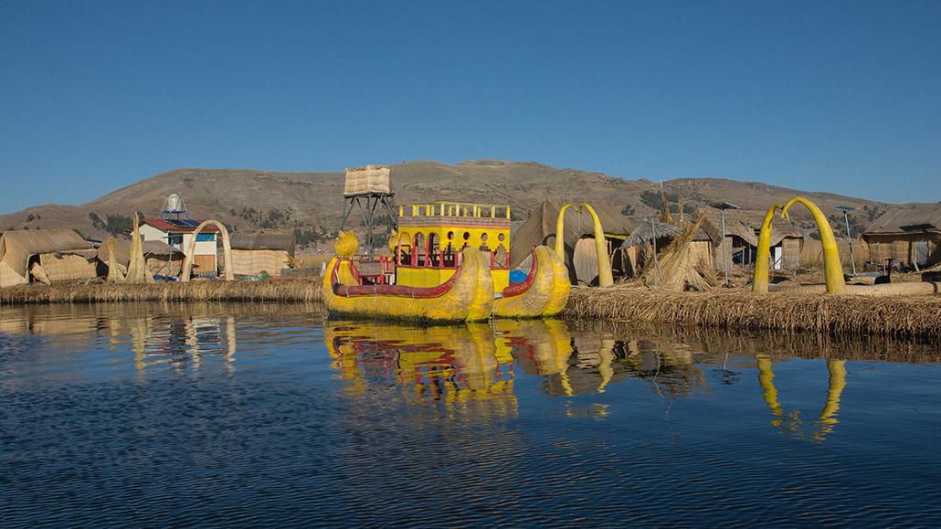 73-Ile Uros Titicaca .jpg