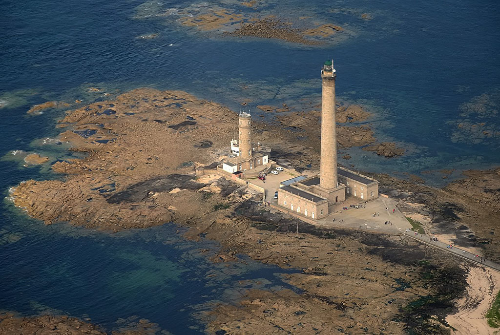 1280px-Phare_de_Gatteville,_photographie_aérienne IN.jpg