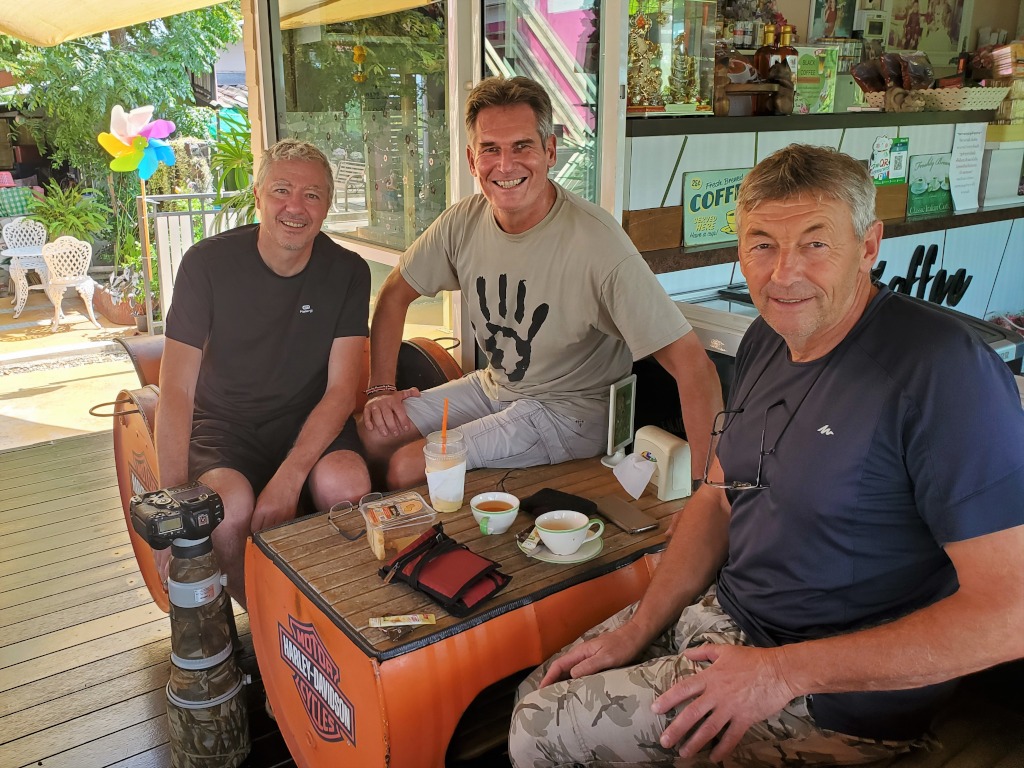 2-Le trio à la pause café.jpg