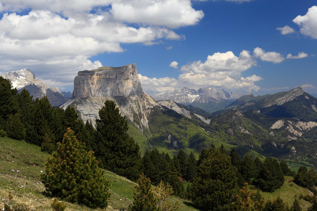 IMG_0021.JPG le mont Aiguille.JPG