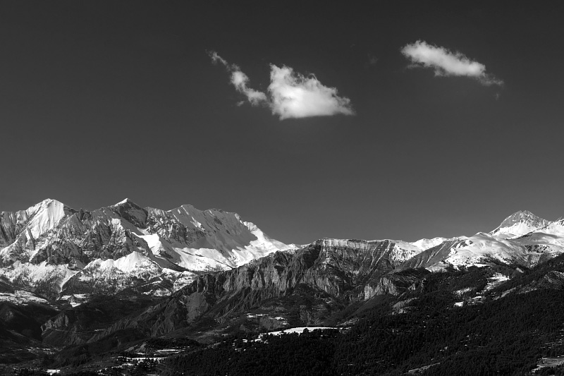 Aiguille_de_Pelens.jpg