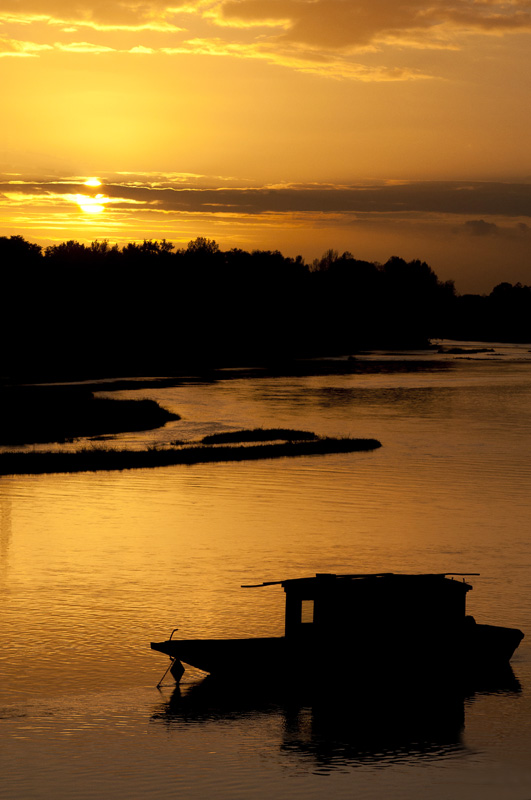 Barque coucher Soleil.jpg